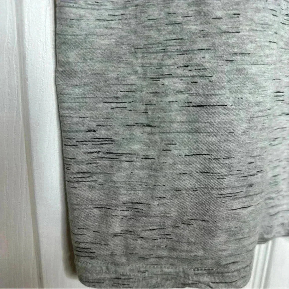 Urbanology T-Shirt V-Neck Grey & Black Size Medium - Picture 13 of 16